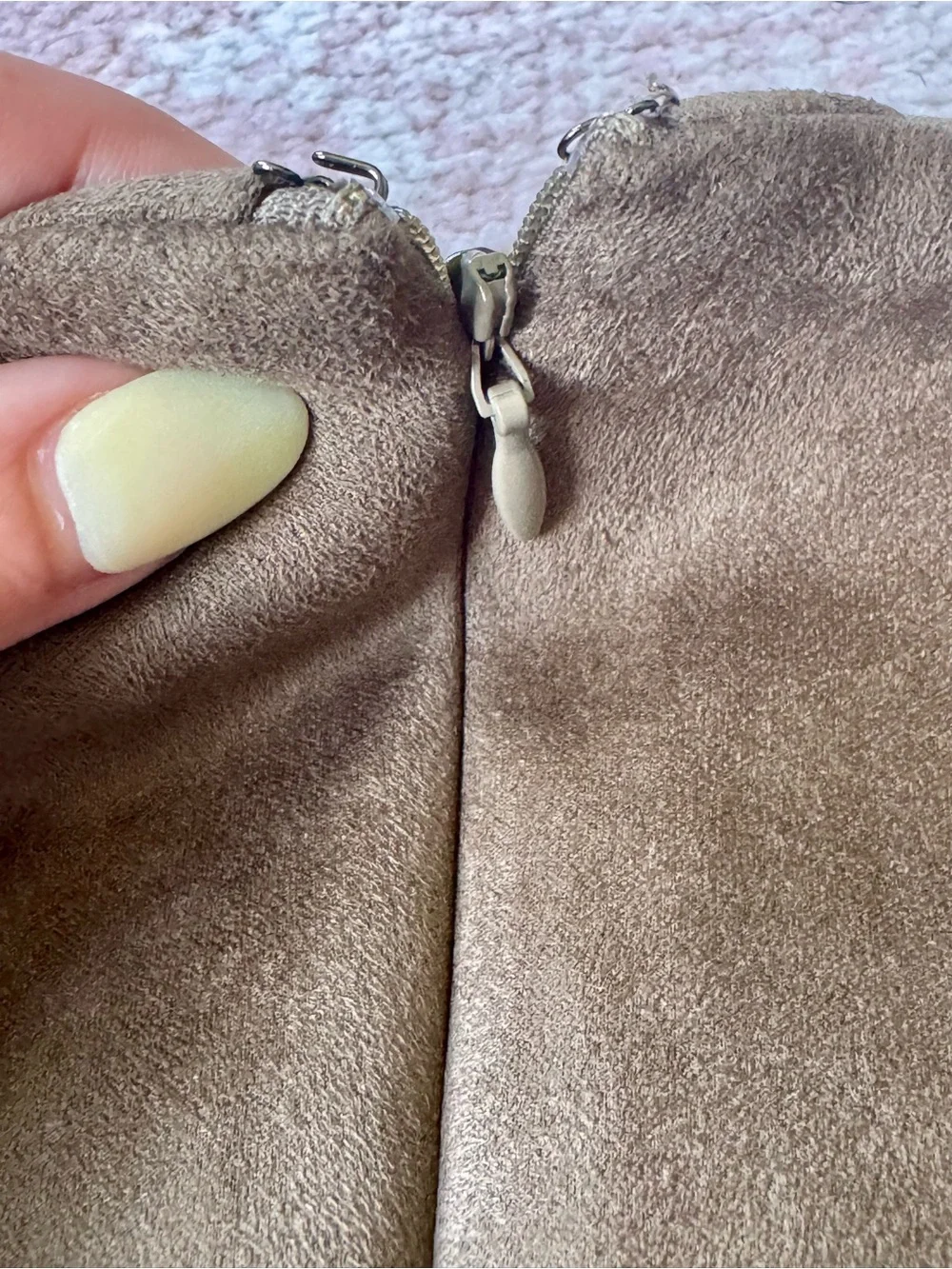 Lulu’s Total Allure Olive Green Suede Pencil Midi Skirt, Size Medium